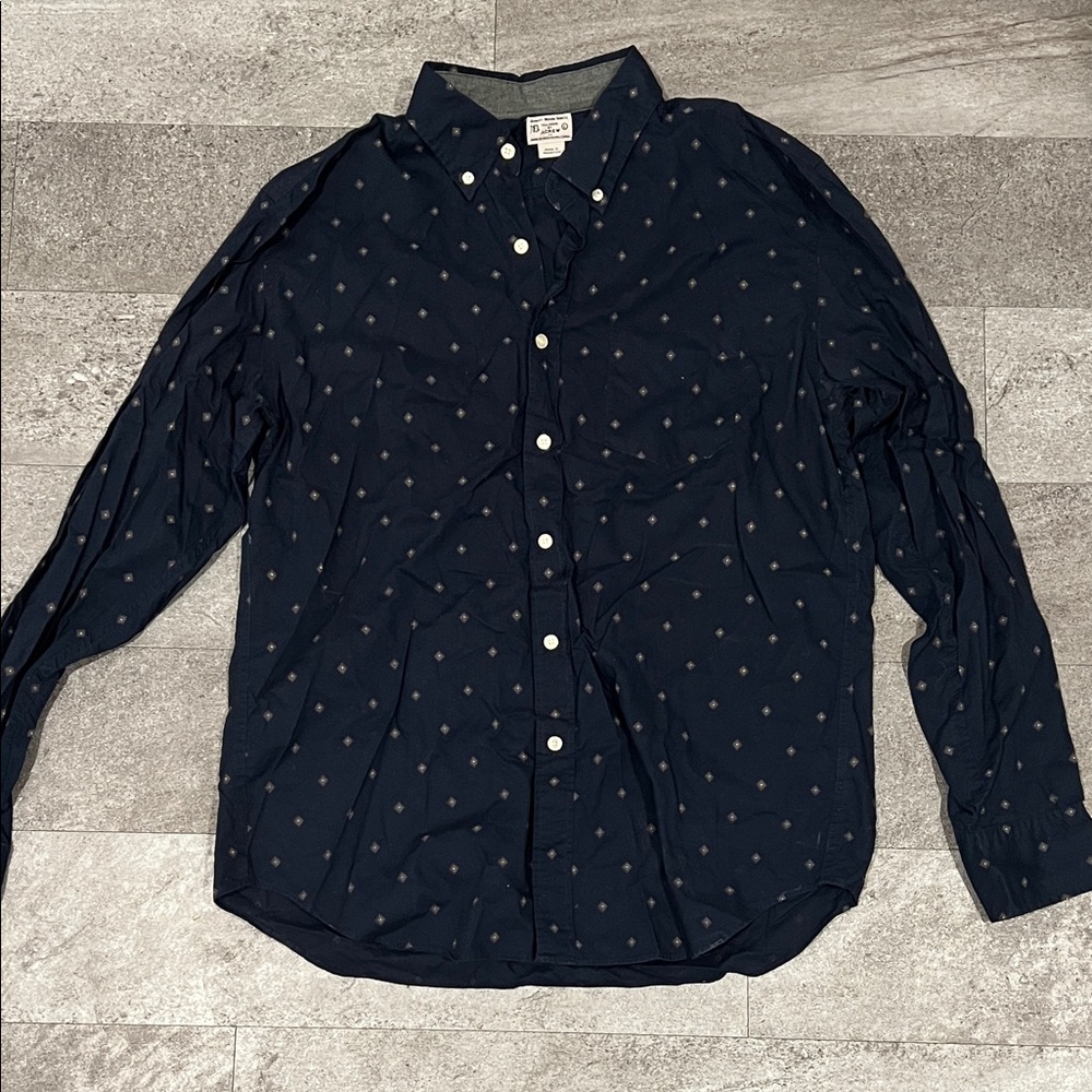 Men’s navy dress shirt